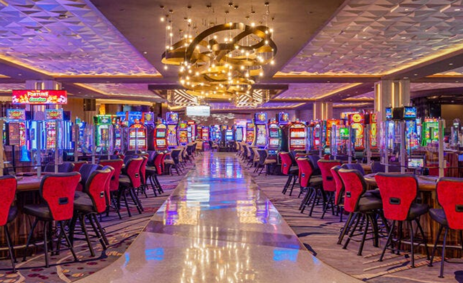 Why Some Hotels Feel Different When They Have Casinos Inside